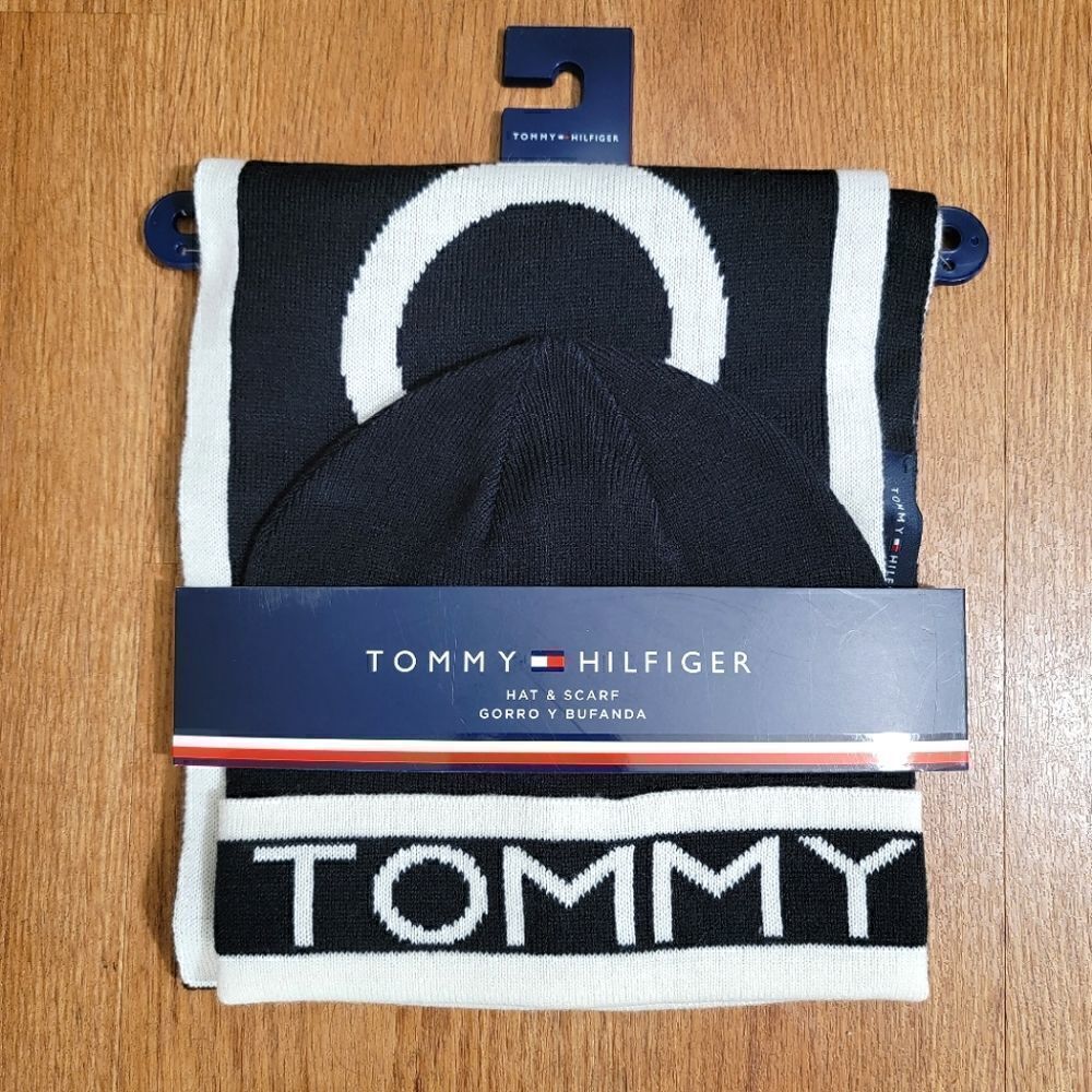 Tommy Hilfiger Scarf Beanie Set Navy Blue White Cable Knit Unisex Style Big Logo